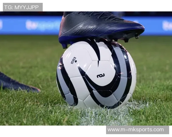 体育实时数据杨强深度解析足球技巧与战术心得分享,助你提升球场表现与竞技水平 体育实时数据杨强深度解析足球技巧与战术心得分享,助你提升球场表现与竞技水平